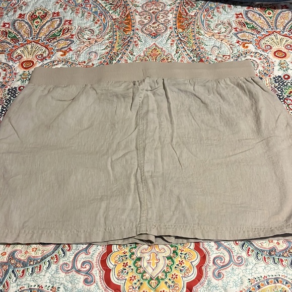 Linen skort - Picture 3 of 3